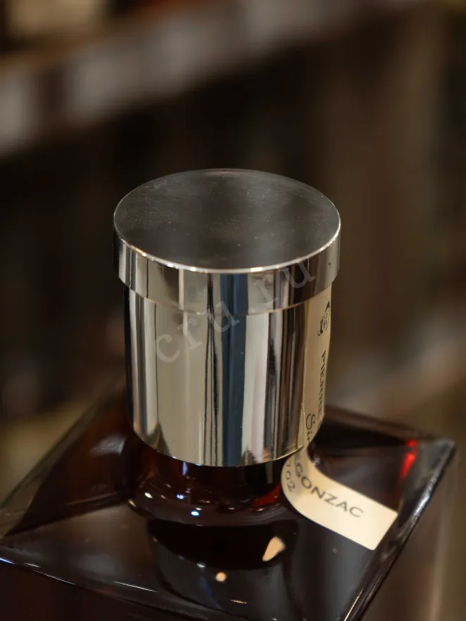 Пробка Pierre de Segonzac Rare Reserve decanter & gift box 0.7 л