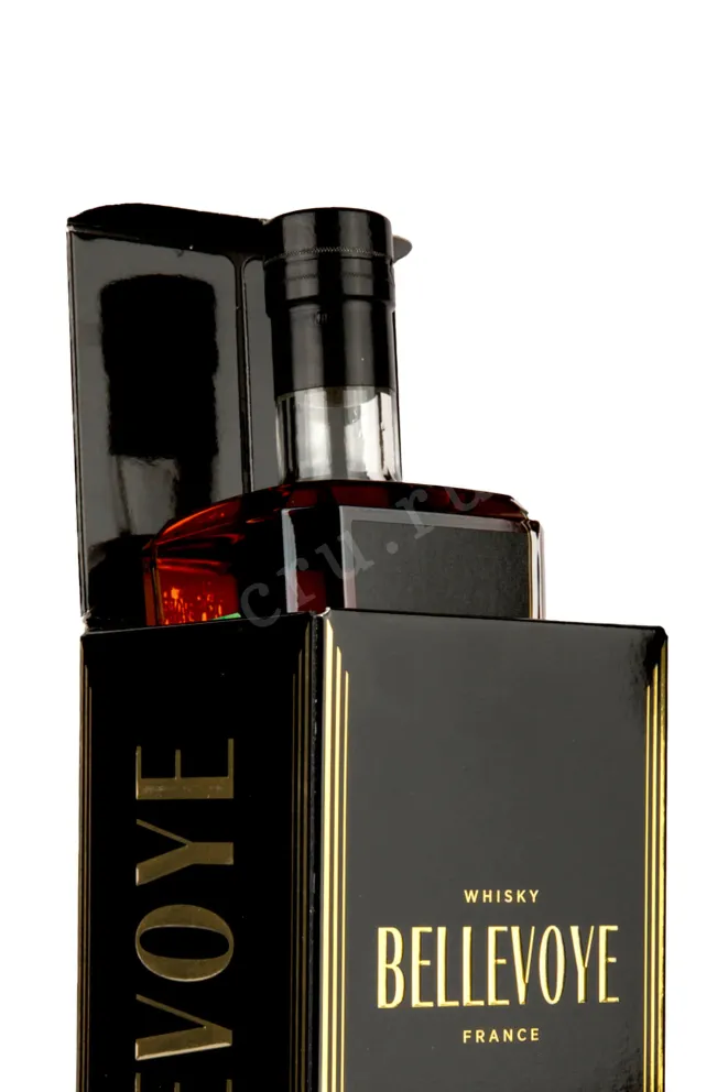 В подарочной коробке Bellevoye Triple Malt Edition Tourbee  0.7 л