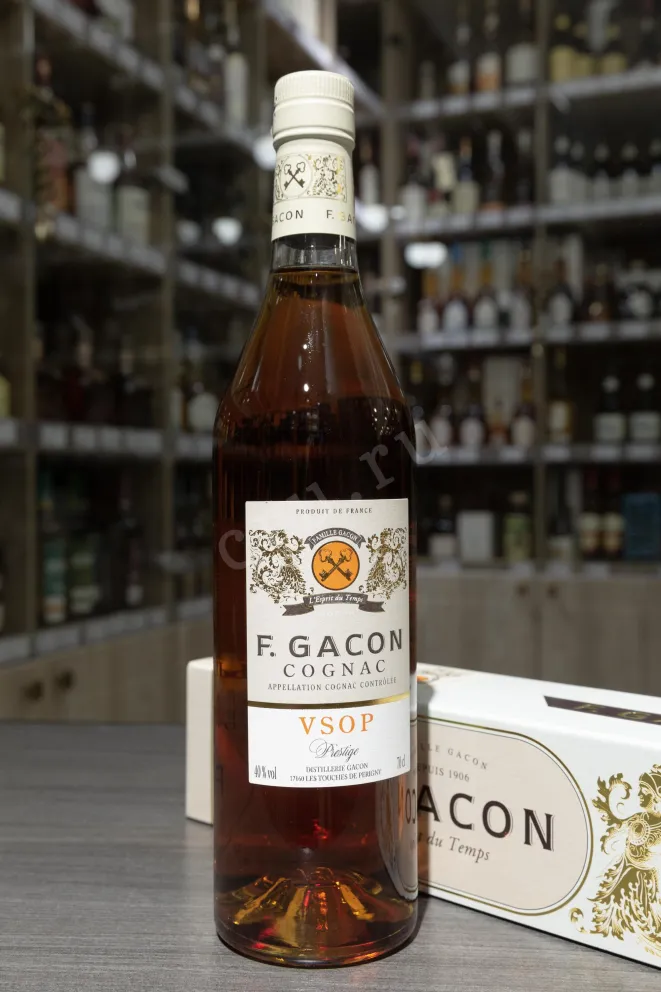 В магазине Крю Профи F.Gacon VSOP Prestige 4 years gift box 0.7 л