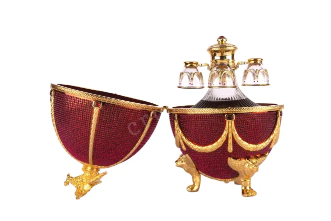 В подарочной коробке Imperial Collection Super Premium in wooden box 0.7 л