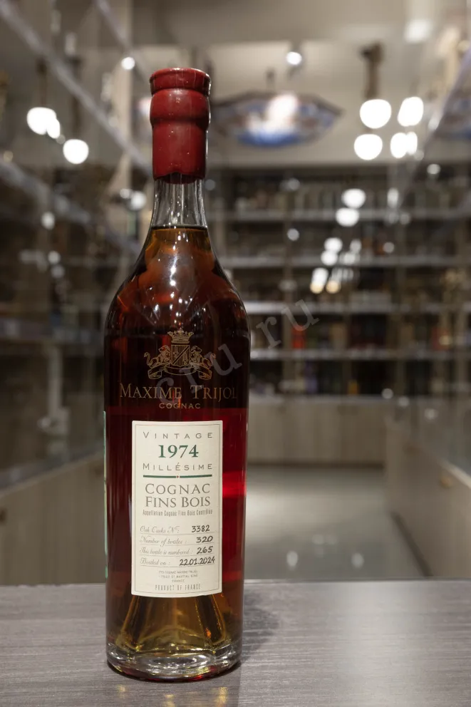 В магазине Крю Профи Maxime Trijol in wooden box 1974 0.7 л
