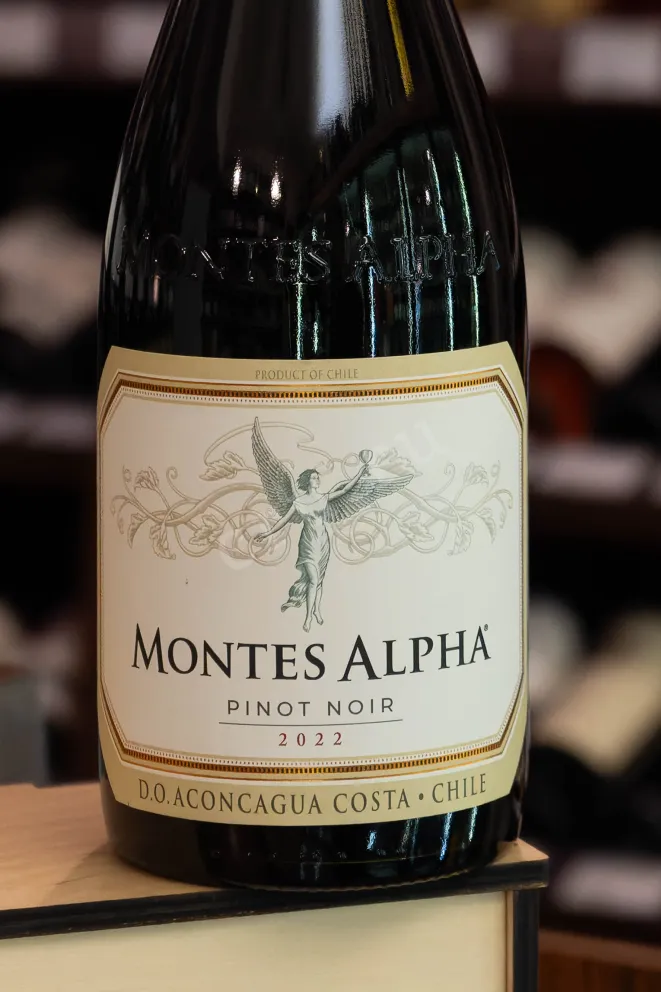 В магазине Крю Профи Montes Alpha Pinot Noir DO in gift box 2022 0.75 л