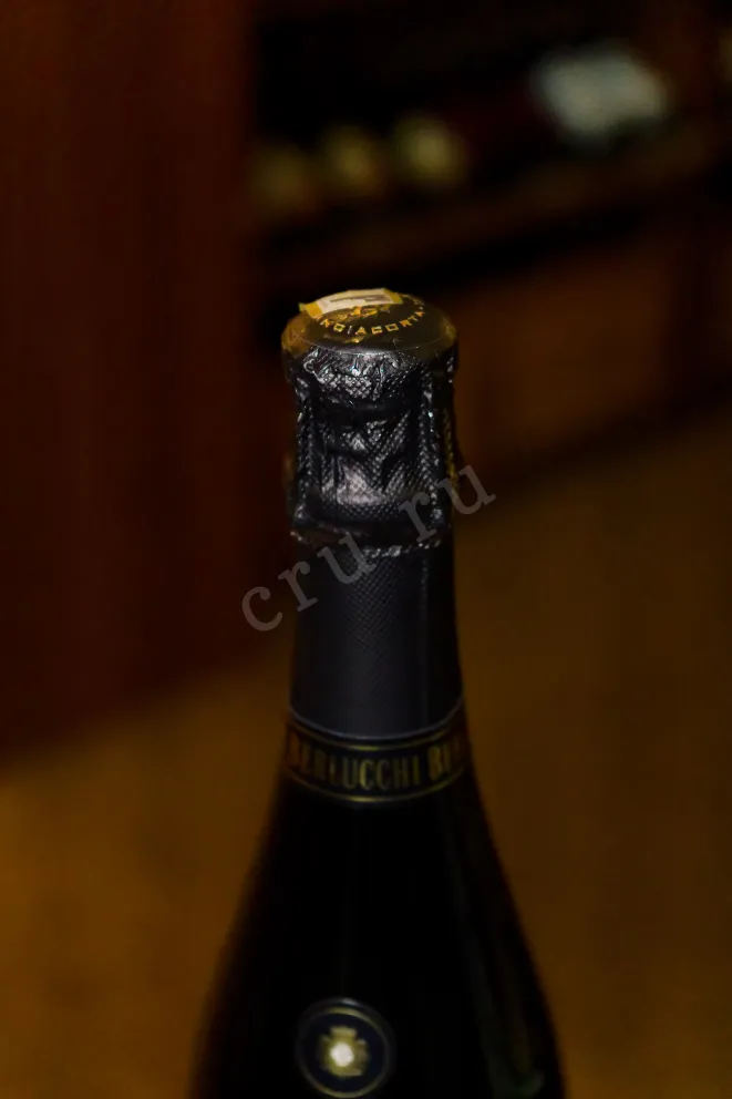 Пробка Berlucchi 61 Franciacorta Nature gift box 0.75 л