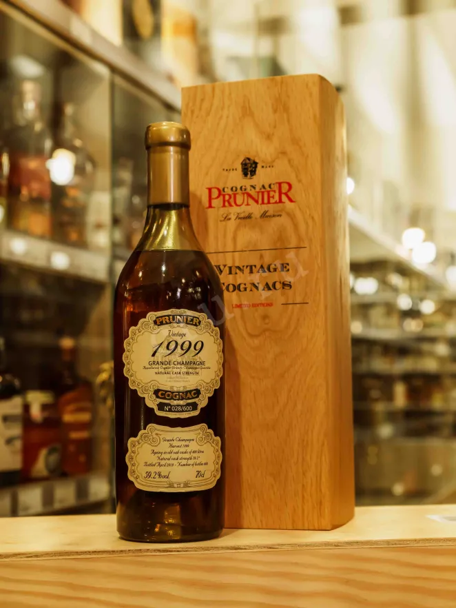 В магазине Крю Профи Prunier Grande Champagne Vintage 1999 wooden box 1999 0.7 л