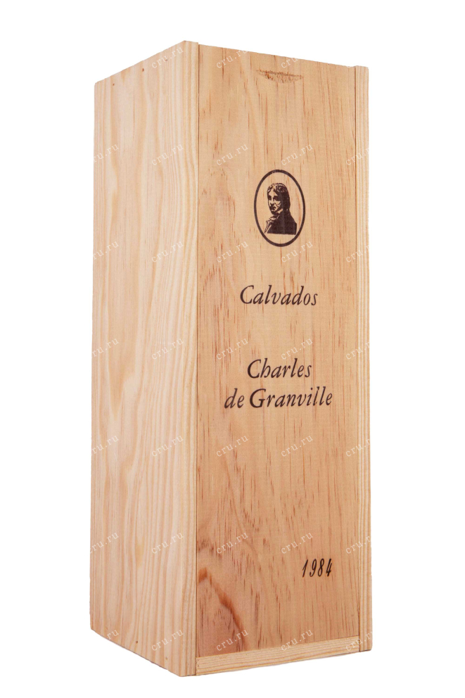 Деревянная коробка Charles de Granville in wooden box 1984 0.7 л
