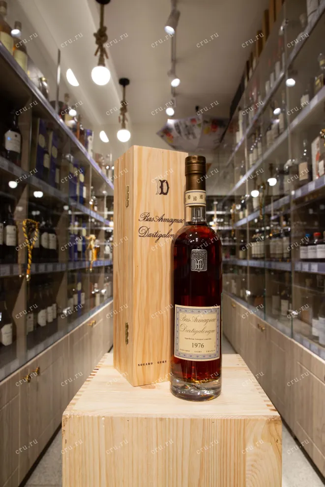 В магазине Крю Профи Vintage Bas Armagnac Dartigalongue wooden box 1976 0.5 л