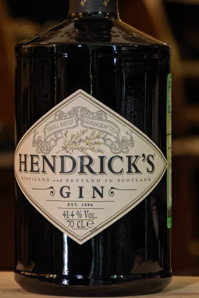 В магазине Крю Профи Gin Hendrick's 0.7 л