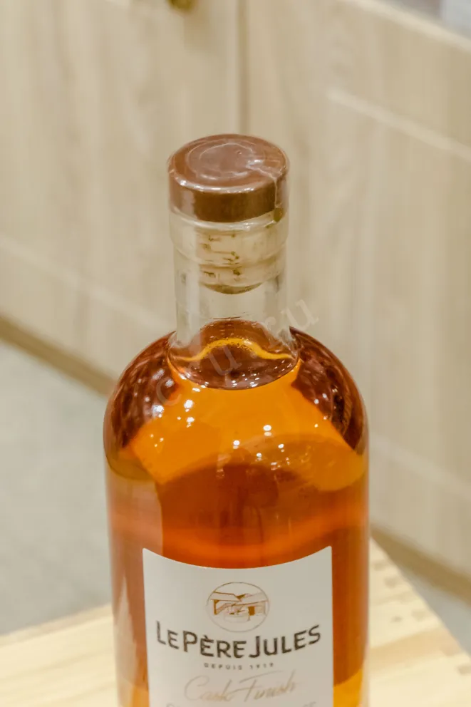 Пробка Le Pere Jules Pays d'Auge 7 ans Cask Finish 0.7 л