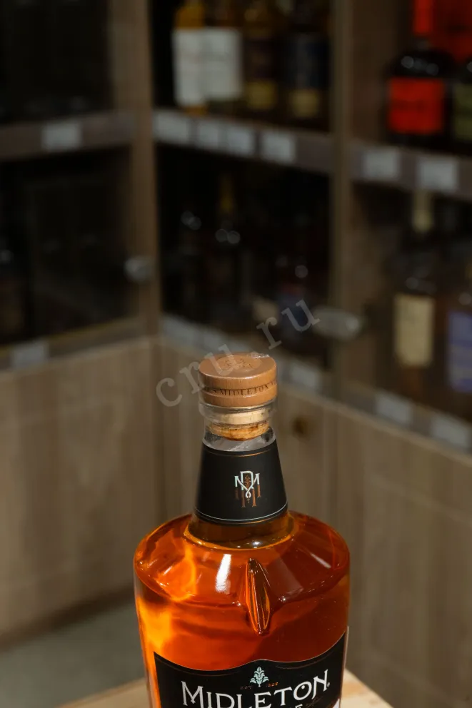 Пробка Midleton Very Rare Vintage Release gift box 0.7 л