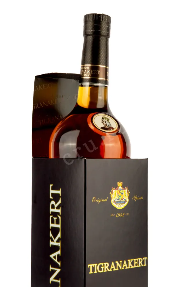 В подарочной коробке Tigranakert VSOP 6 years 0.5 л