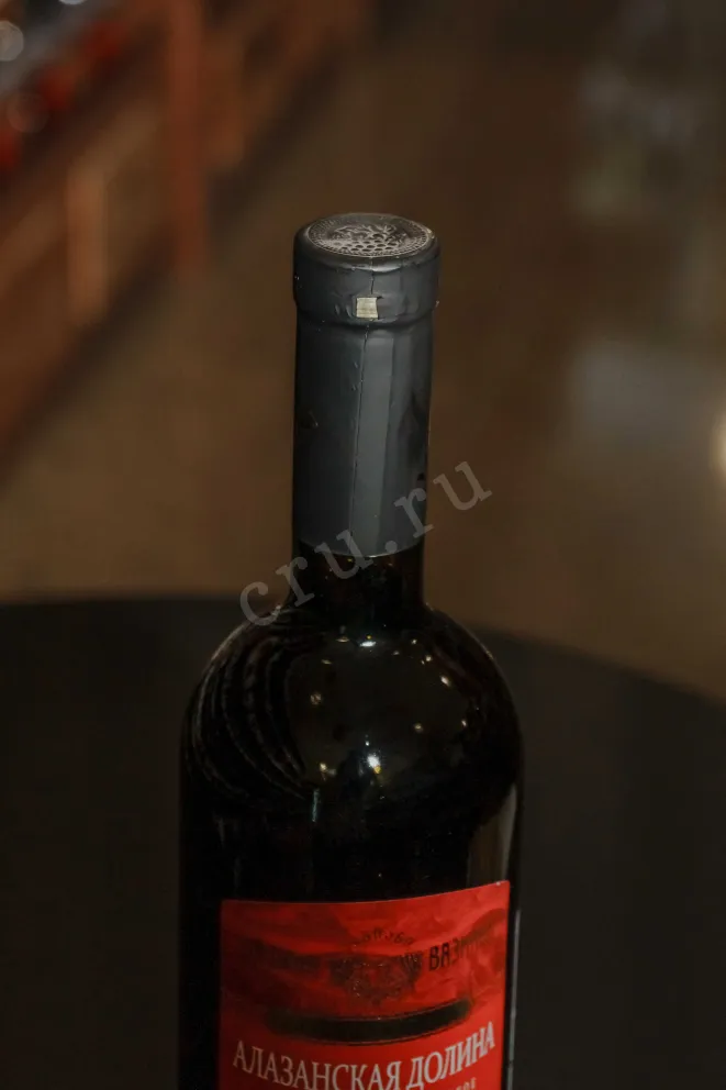 Пробка Vaziani Alazani Valley Red 2018 0.75 л