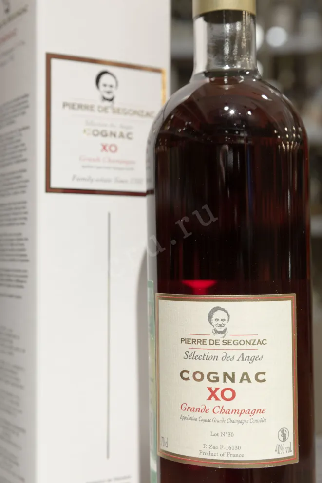 В магазине Крю Профи Pierre de Segonzac Selection des Anges XO in gift box 0.7 л