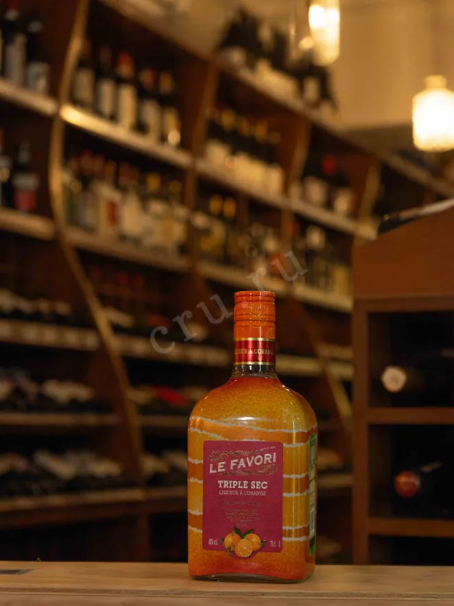 В магазине Крю Профи Le Favori Tripple Sec a l'orange 0.7 л