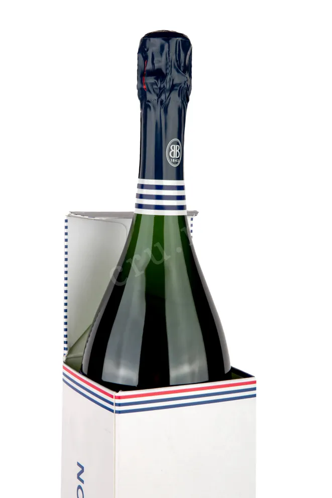 В подарочной коробке Besserat de Bellefon bleu brut 0.75 л