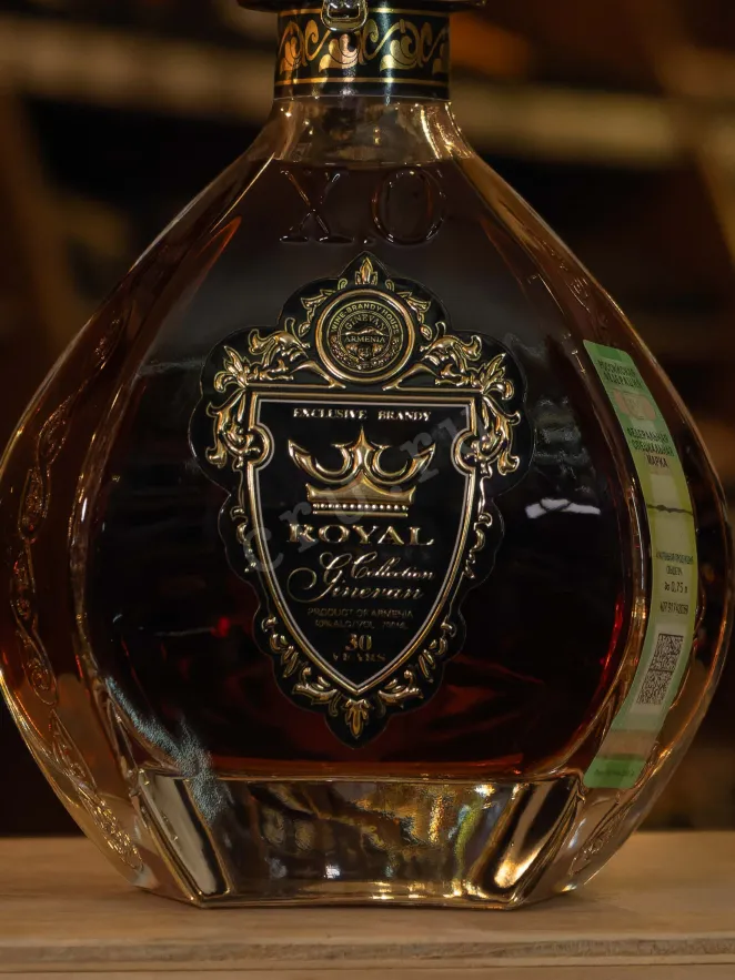 В магазине Крю Профи Ginevan Royal Collection Gold 30 Years Old in gift box 0.75 л