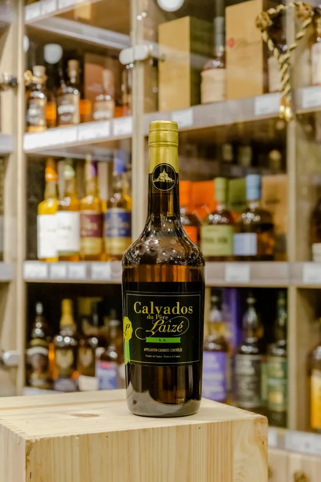 В магазине Крю Профи Calvados du pere Laize VS 0.7 л