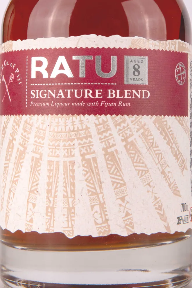 Этикетка Ratu Signature 0.7 л