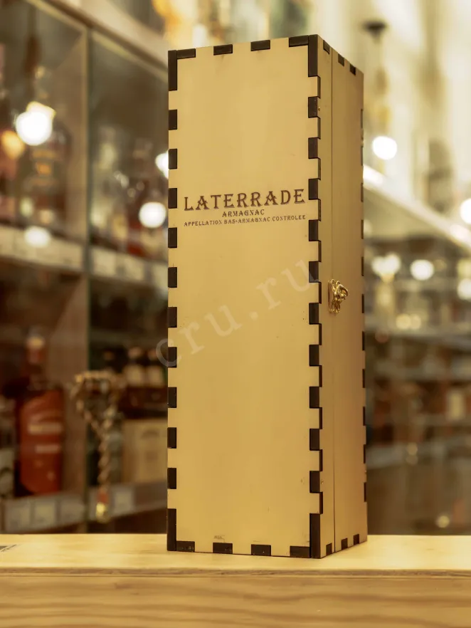 Арманьяк Laterrade 25 ans in wooden box 1999 0.7 л