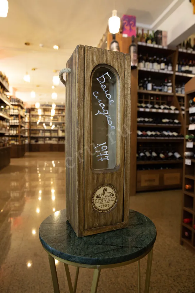 В магазине Крю Профи Old Ijevan Collection 1977 0.75 л