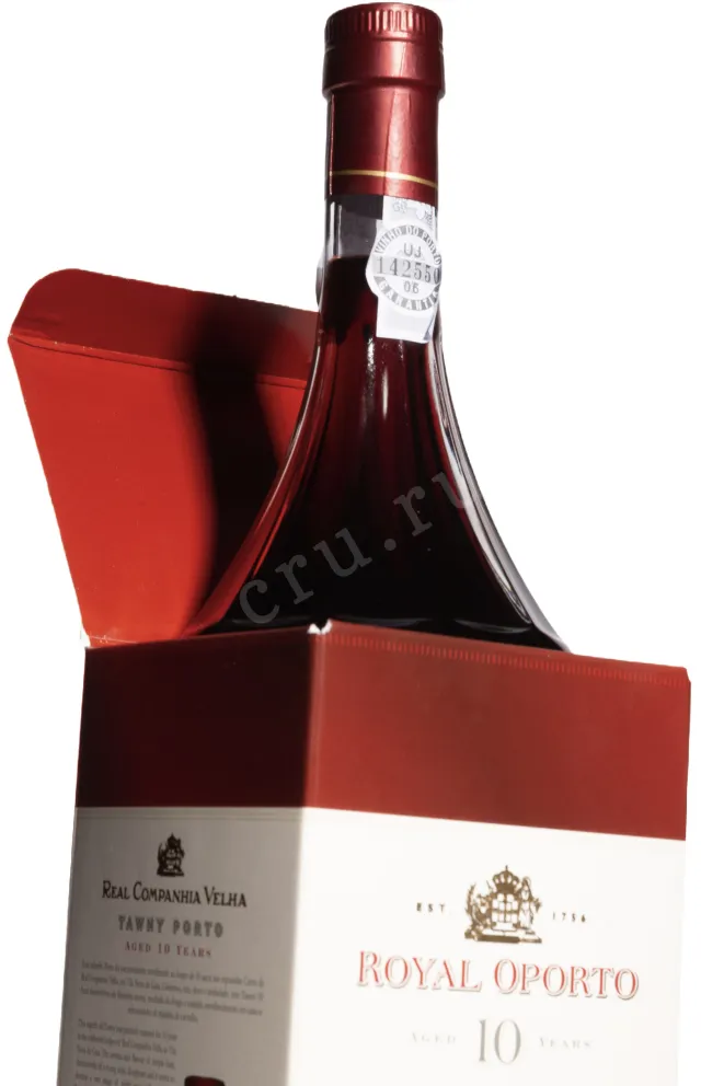 В подарочной коробке Royal Oporto Tawny 10 years with gift box 2011 0.75 л