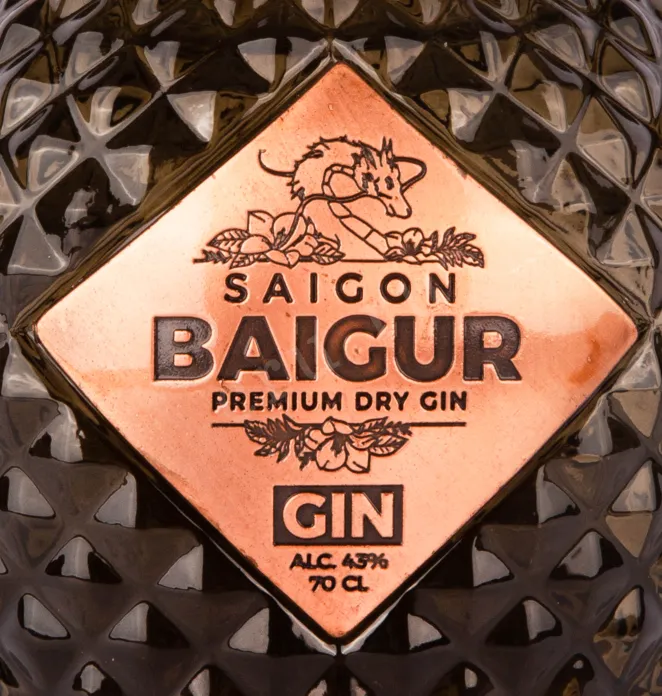 Этикетка джина Сайгон Байгур 0.7
