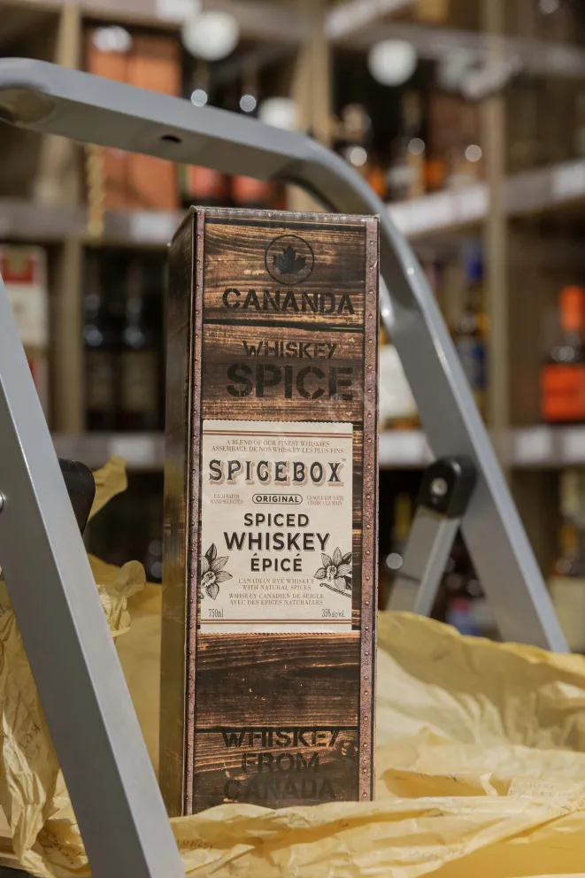 В магазине Крю Профи Spicebox Original Spiced in gift box 0.75 л