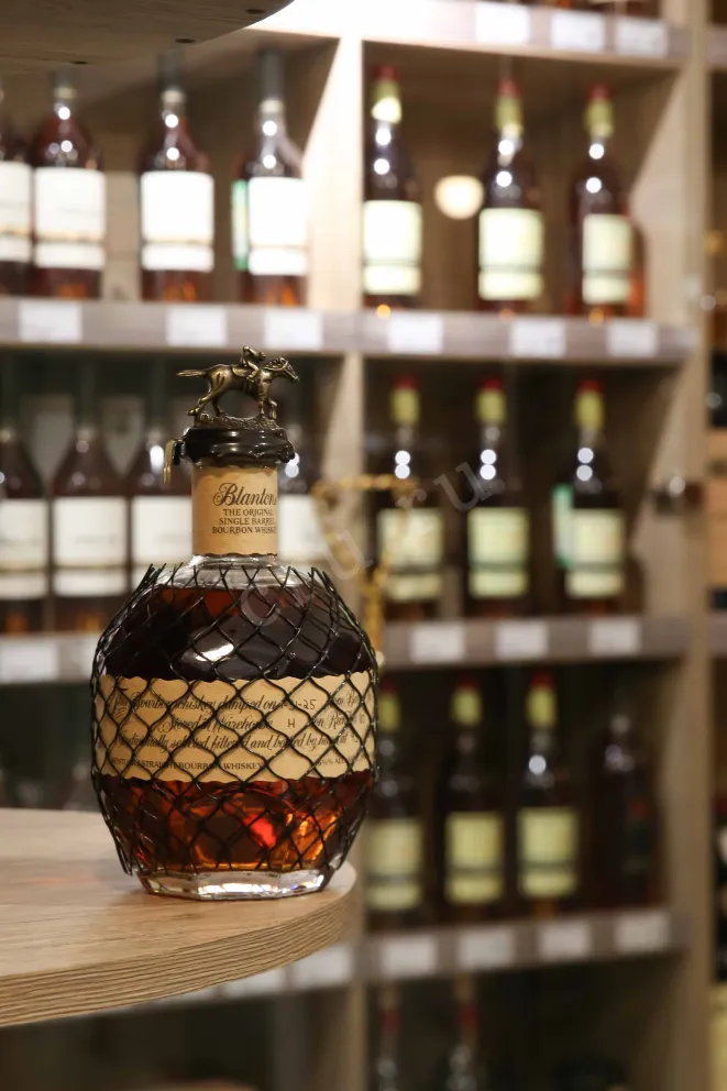 В магазине Крю Профи Blantons Original 0.7 л