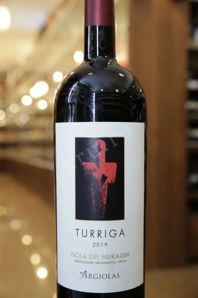 В магазине Крю Профи Turriga Isola dei Nuraghi wooden box 2019 1.5 л