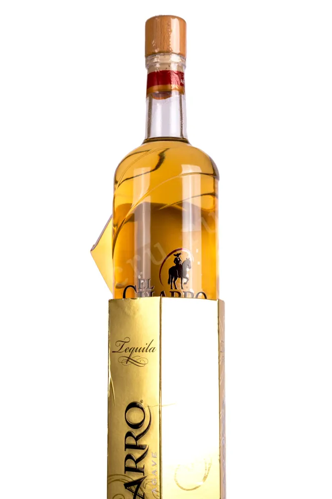 В подарочной коробке El Charro Anejo Premium gift box  0.75 л