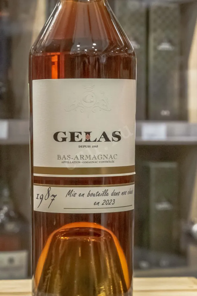 В магазине Крю Профи Gelas 1987 0.7 л