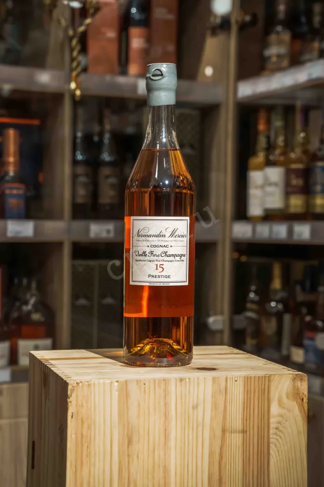 В магазине Крю Профи Normandin-Mercier Prestige Vielle Fine Champagne in gift box with 2 glasses 0.7 л