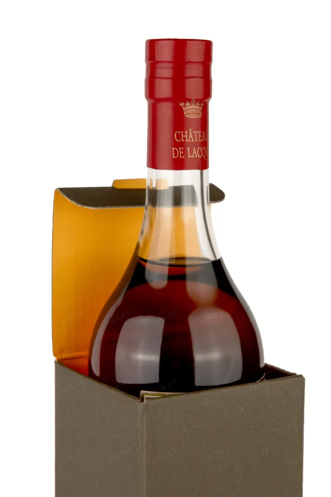 В подарочной коробке Chateau de Lacquy 17 years  2004 0.7 л