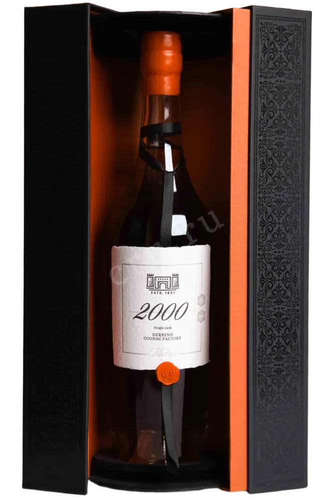 В подарочной коробке Derbend Vintage in gift box 2000 0.7 л