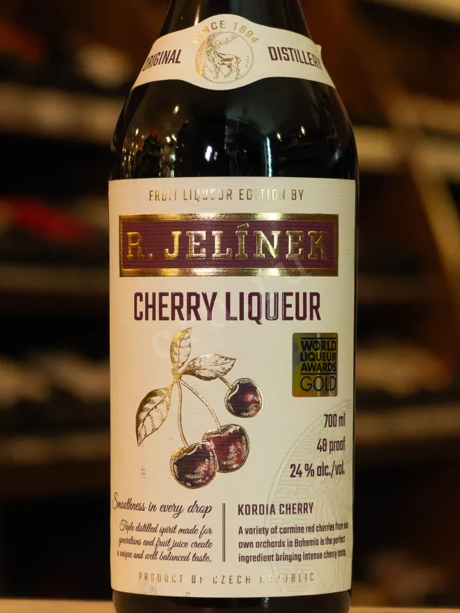 В магазине Крю Профи R. Jelinek Cherry  0.7 л
