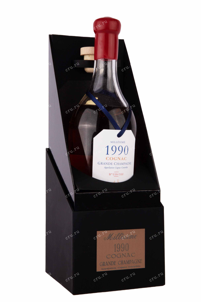 В подарочной коробке Deau Grande Champagne 1990 1990 0.7 л