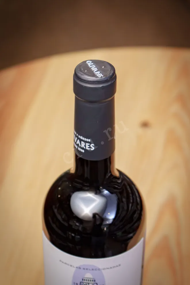 Пробка Olivares Altos de la Hoya Monastrell Pie Franco 2020 0.75 л