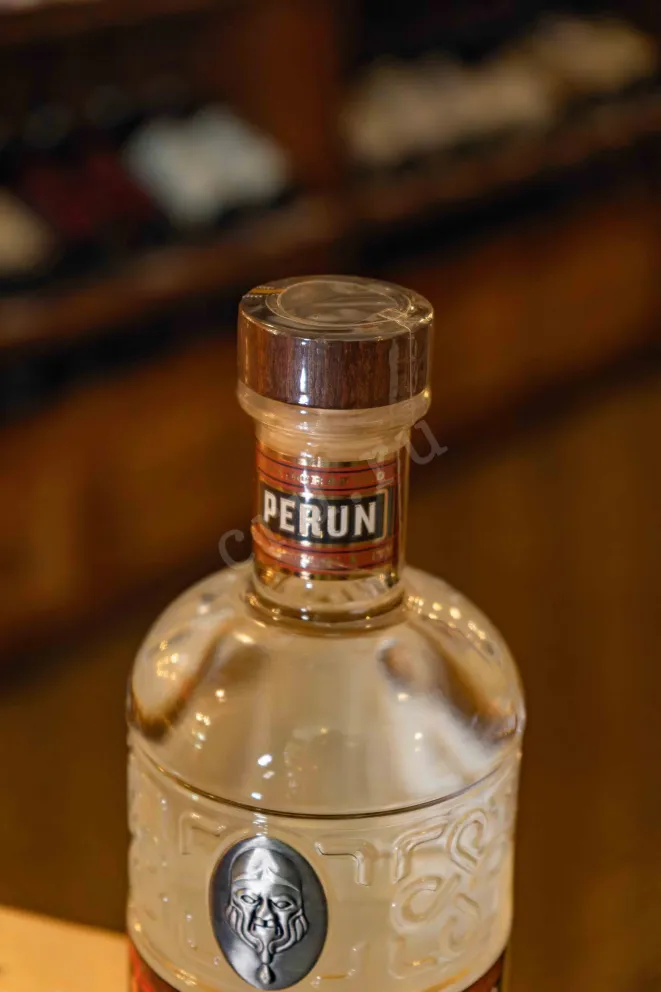 Пробка Perun Rakija od Kajsije 0.7 л