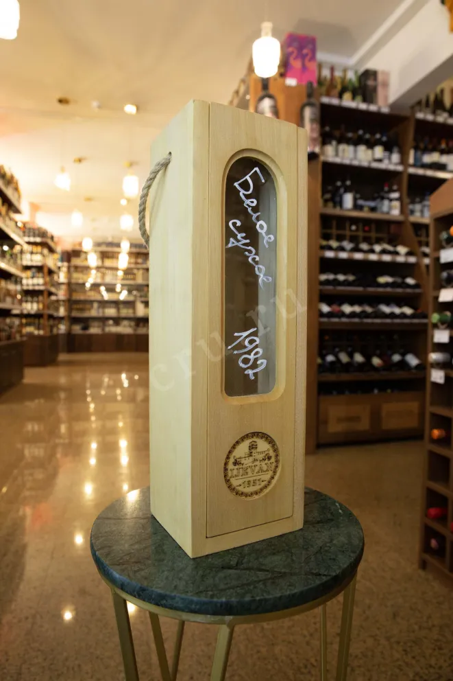 В магазине Крю Профи Old Ijevan Collection collectible in wooden packaging 1982 0.75 л