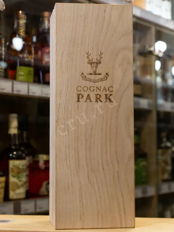 В магазине Крю Профи Park  Fins Bois Vintage in wooden box 1974 0.7 л