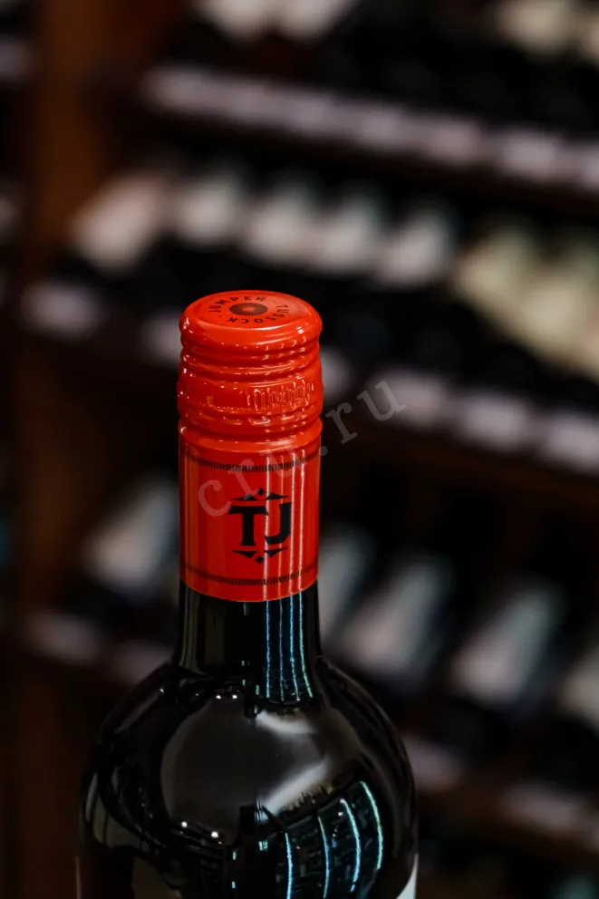 Пробка Tussock Jumper Malbec 2025 0.75 л