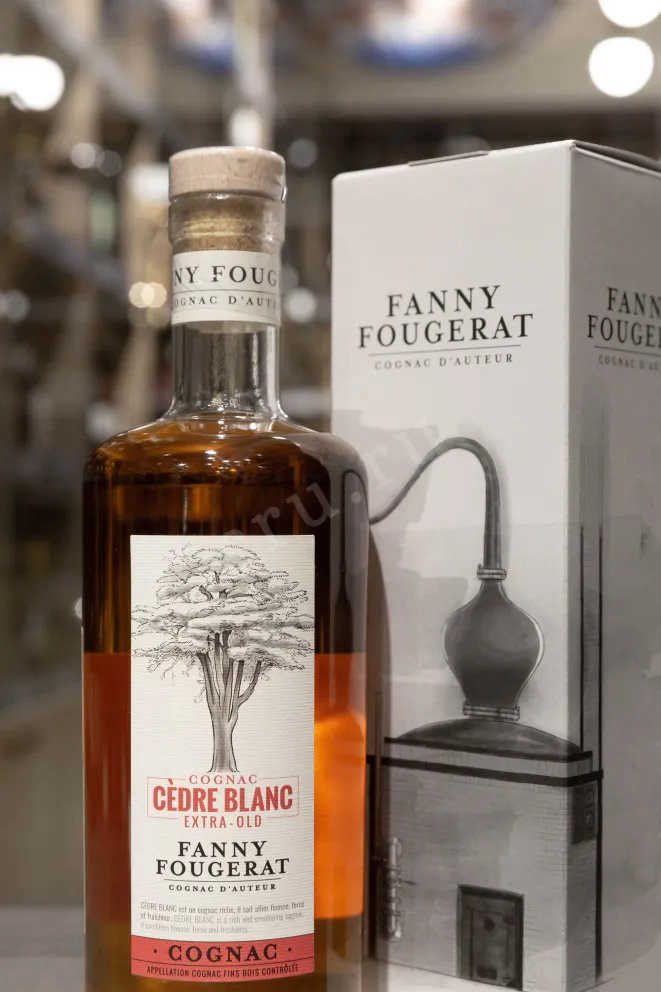 В магазине Крю Профи Fanny Fougerat Cedre Blanc Extra Old Fins Bois in gift box 0.7 л