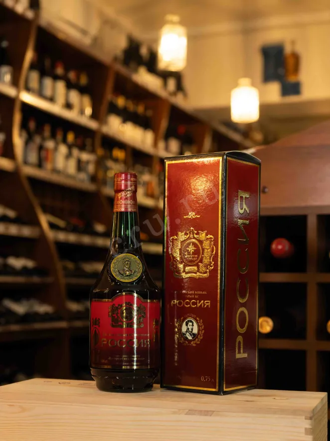 В магазине Крю Профи Rossiya 15 years red gift box 0.7 л