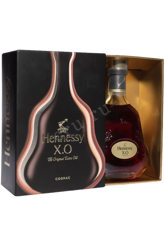 В подарочной коробке Hennessy XO 0.35 л