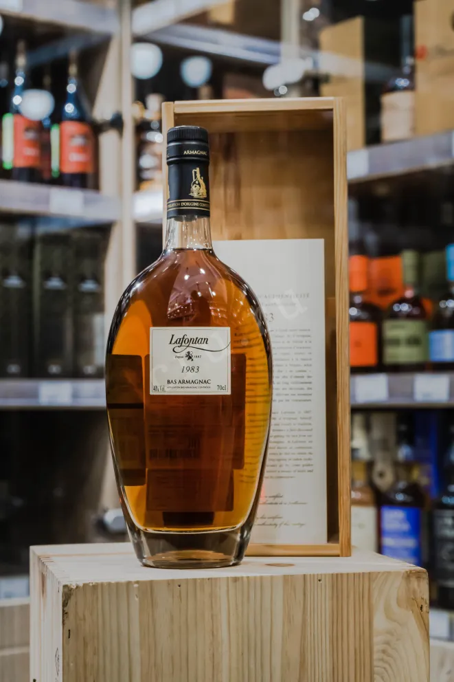 В магазине Крю Профи Lafontan 1983 0.7 л