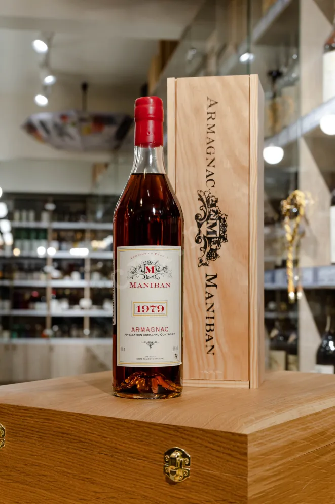 В магазине Крю Профи Maniban 1979 0.7 л