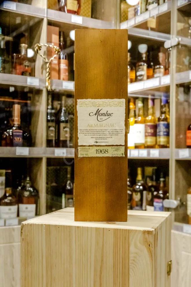 В магазине Крю Профи Monluc 1968 0.7 л