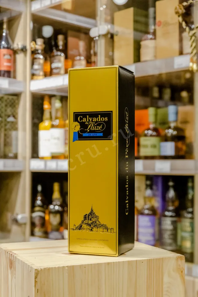 В магазине Крю Профи Du Pere Laize 20 years with gift box 0.7 л