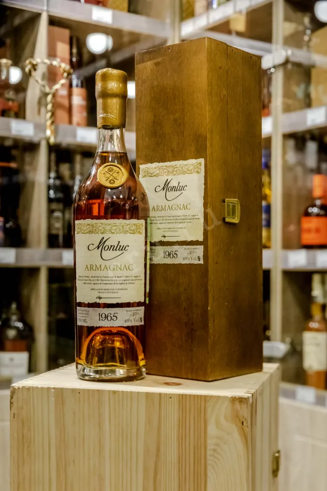 В магазине Крю Профи Monluc 1965 0.7 л