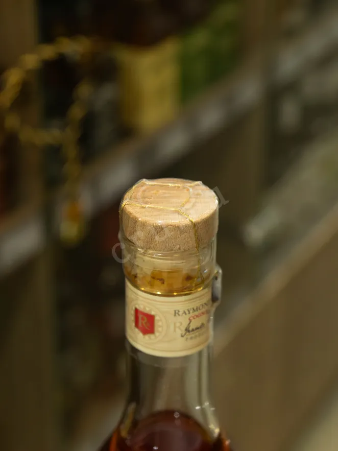 Пробка Raymond Ragnaud Millesime Grande Champagne in gift box 1995 0.7 л
