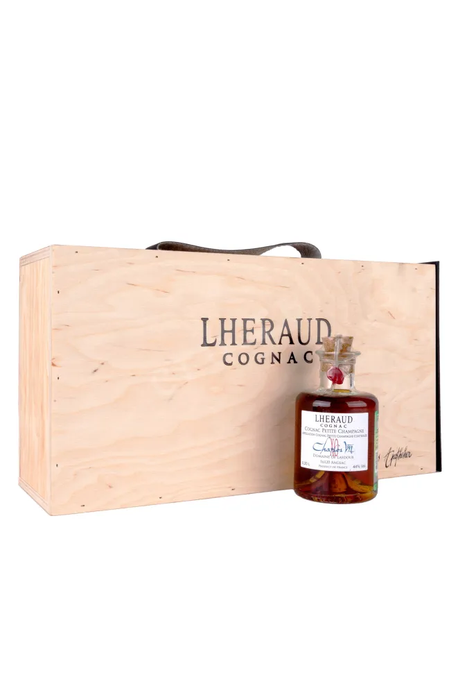В деревянной коробке Lheraud XO wooden box 1983 0.2 л